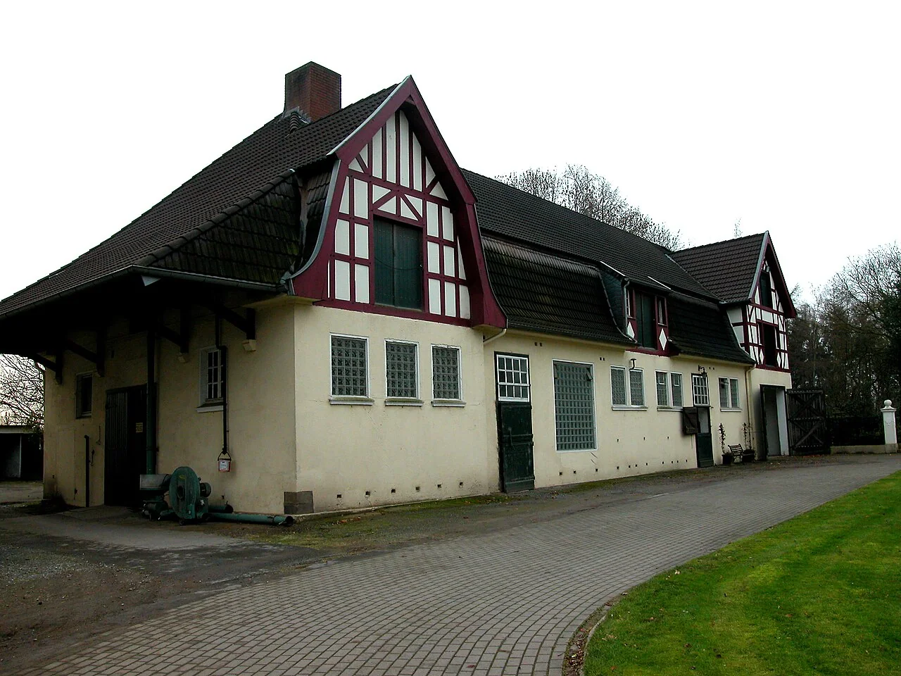 Wirtschaftsgebäude eines größeren Landgutes